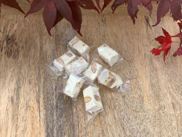 Nougats traditionnels aux amandes et pistaches – Image 5
