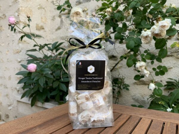 Nougats traditionnels aux amandes et pistaches
